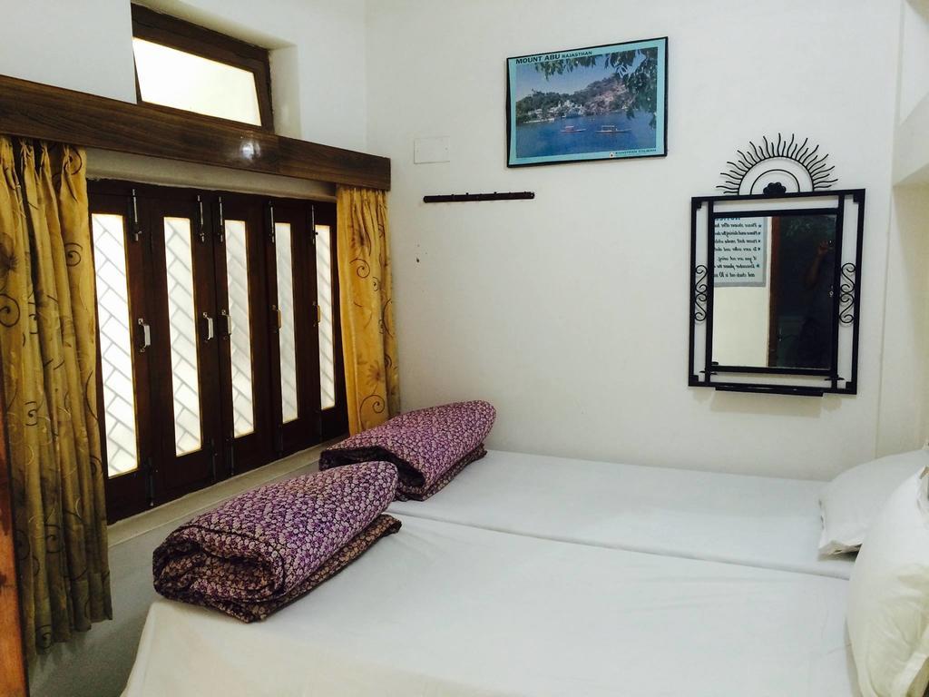 Hotel White House Pushkar Ruang foto