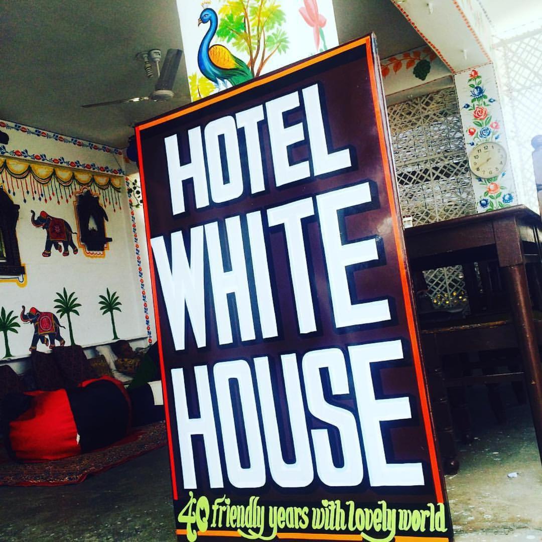 Hotel White House Pushkar Bagian luar foto